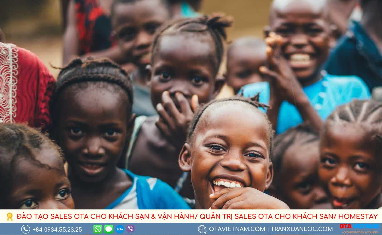 Photo 1509099836639 18ba1795216d